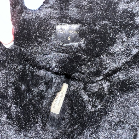 Black suede authentic Burberry ankle boots size 38 lightly worn. - Picture 11 of 14